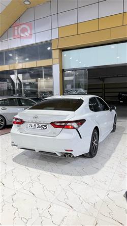 تۆیۆتا کامری